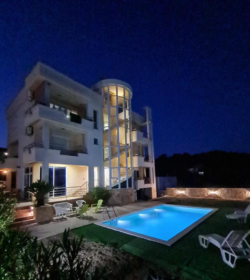 Kopernikus Apartments ウルツィニ エクステリア 写真
